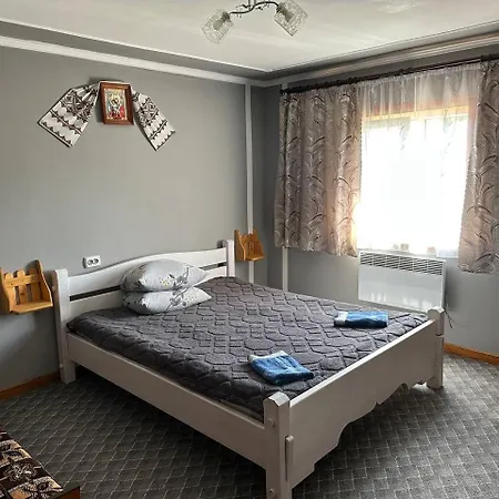 родинна оселя *